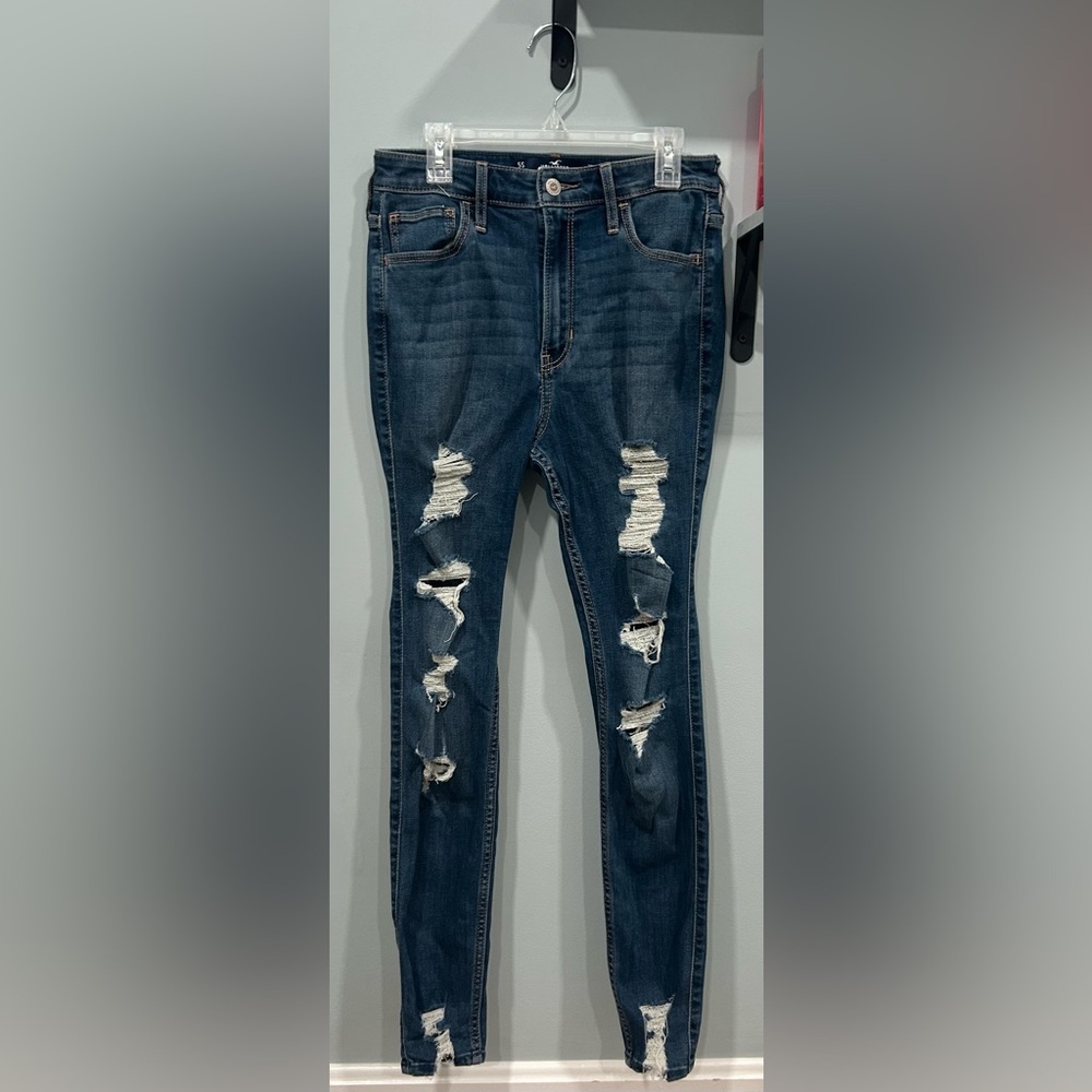 Ripped skinny jeans